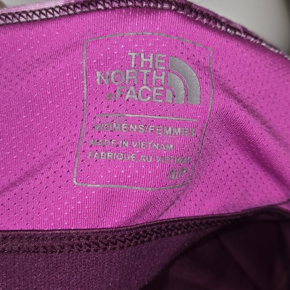 The North Face Tank Top with Built-in Bra Size Small - Picture 7 of 7